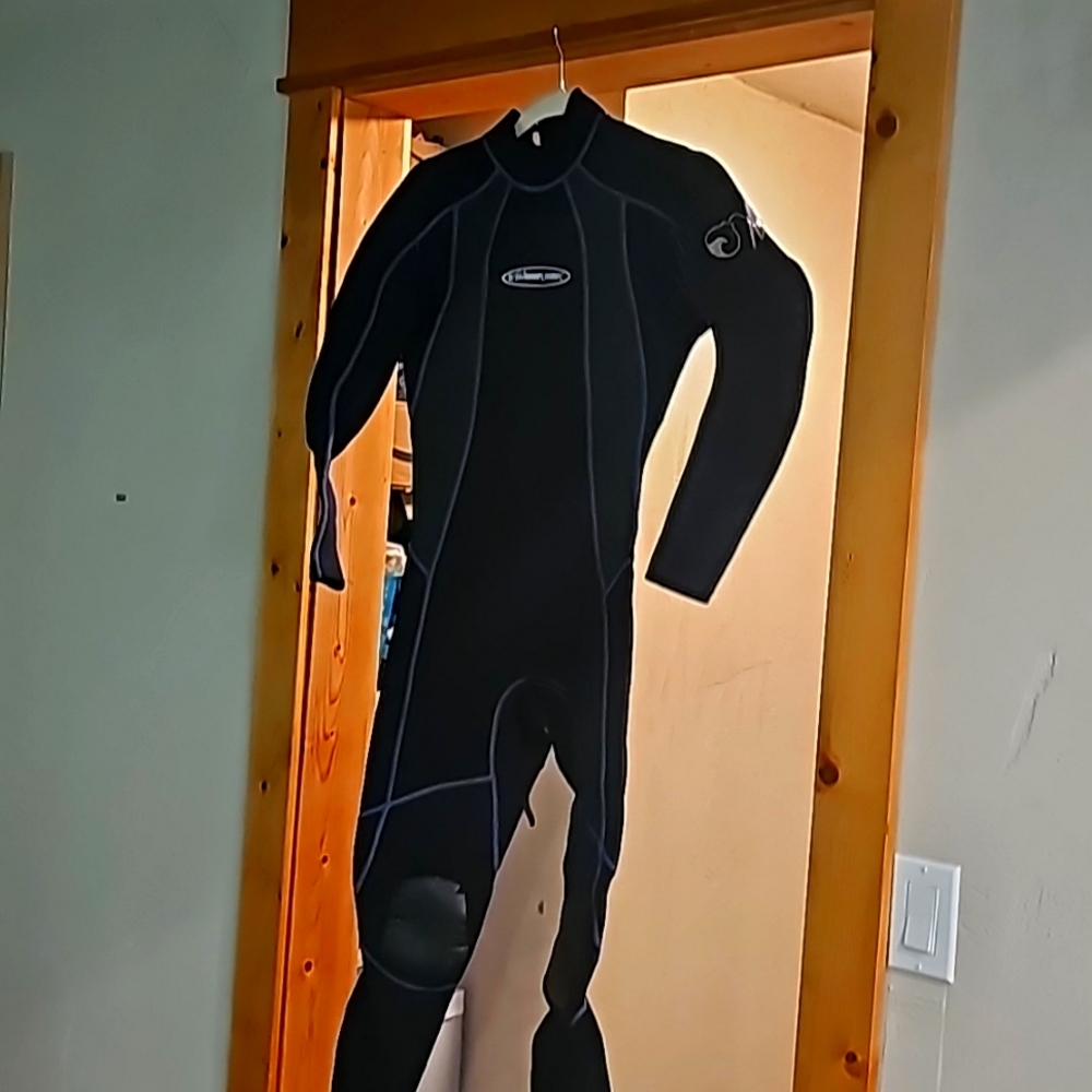 Women's Wetsuit. Size small